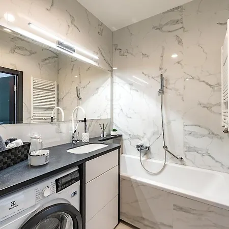 Glow Apartments, Zaspa, Dywizjonu 303 アパート *