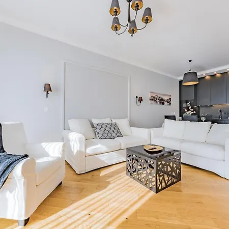 Glow Apartments, Zaspa, Dywizjonu 303 Gdańsk