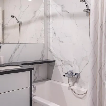 Glow Apartments, Zaspa, Dywizjonu 303 Apartment *