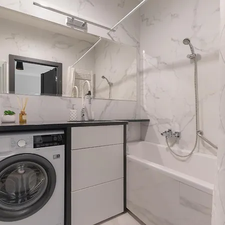 Glow Apartments, Zaspa, Dywizjonu 303 * Gdansk