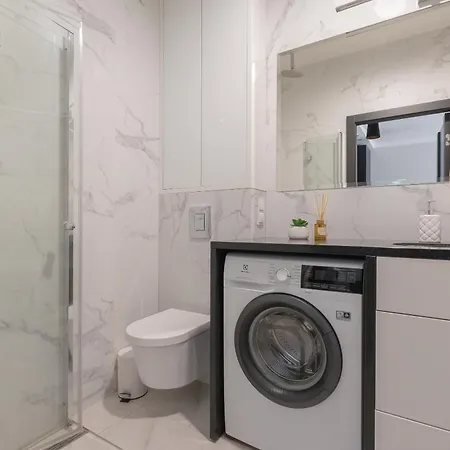 Glow Apartments, Zaspa, Dywizjonu 303 아파트