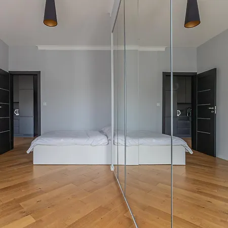 Glow Apartments, Zaspa, Dywizjonu 303 Lejlighed